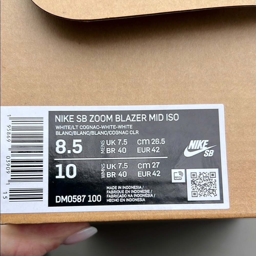 Nike SB Zoom Blazer Mid ISO Sneakers - Picture 2 of 3